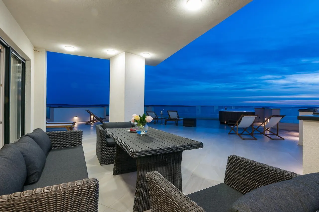 Breathtaking Sea View Luxury Penthouse Apartment Mandre