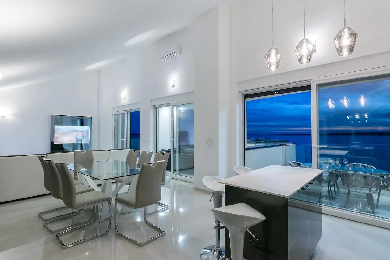 Breathtaking Sea View Luxury Penthouse Apartment Mandre