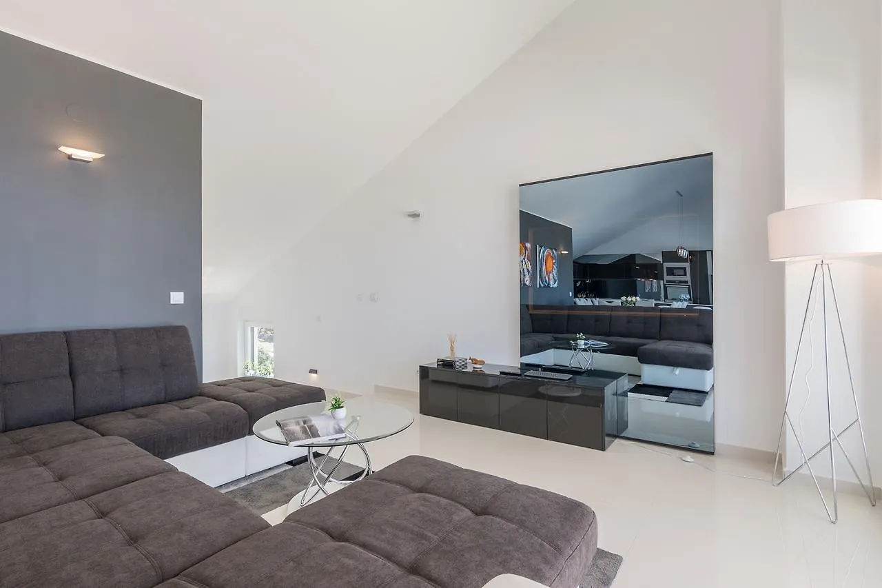 Breathtaking Sea View Luxury Penthouse Apartment Mandre 0*,